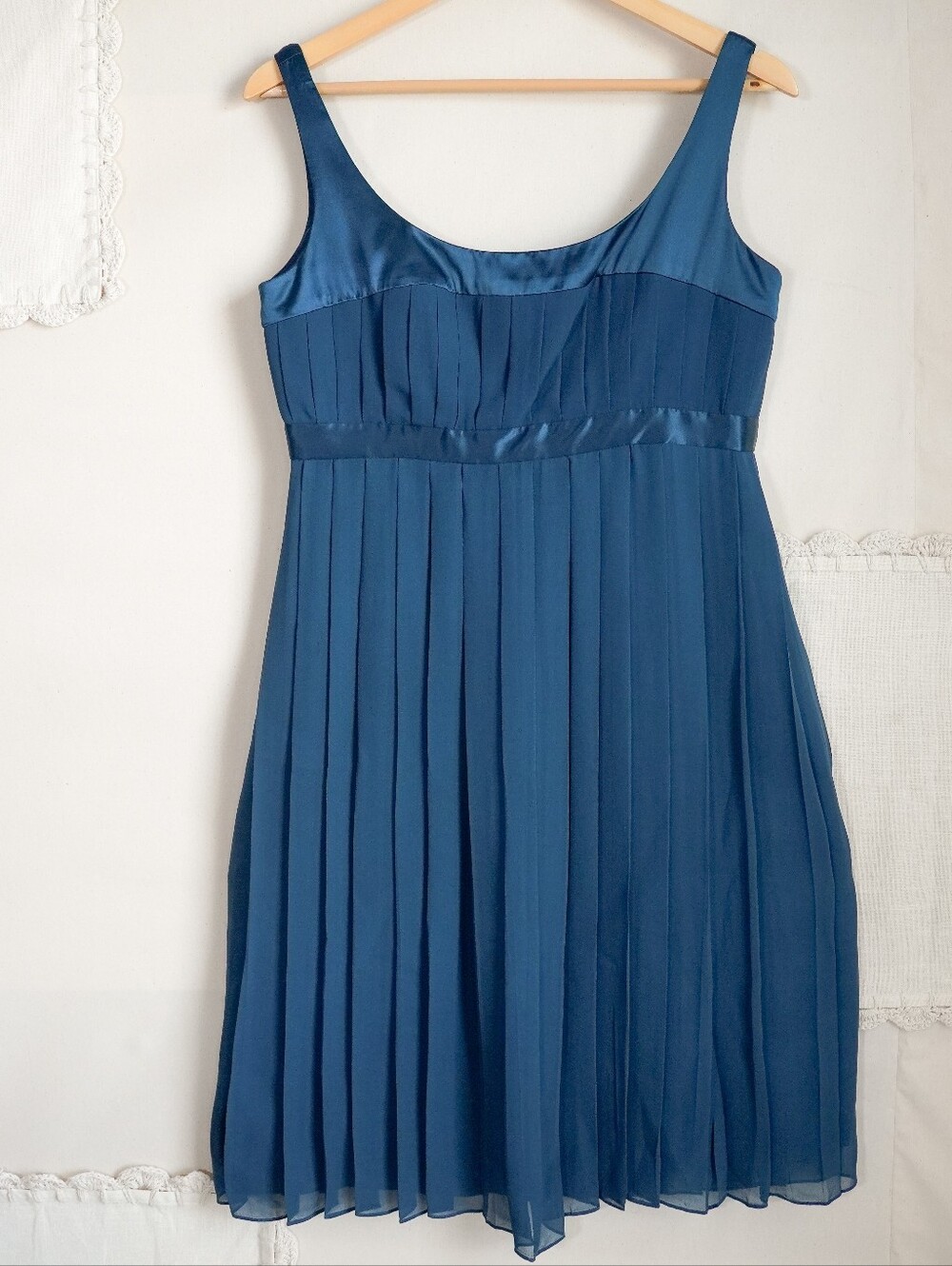 Maggie London teal Blue 100% Silk Pleated Dress
